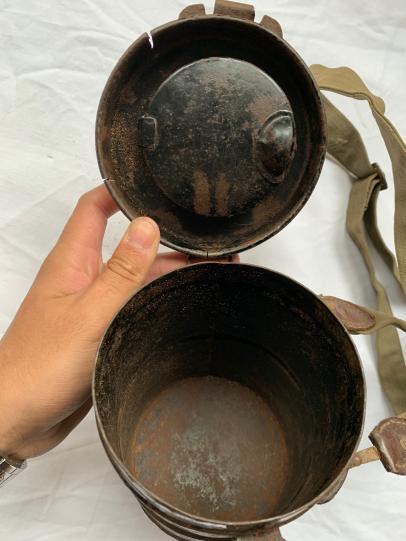 German WW1 Gasmask and Canister