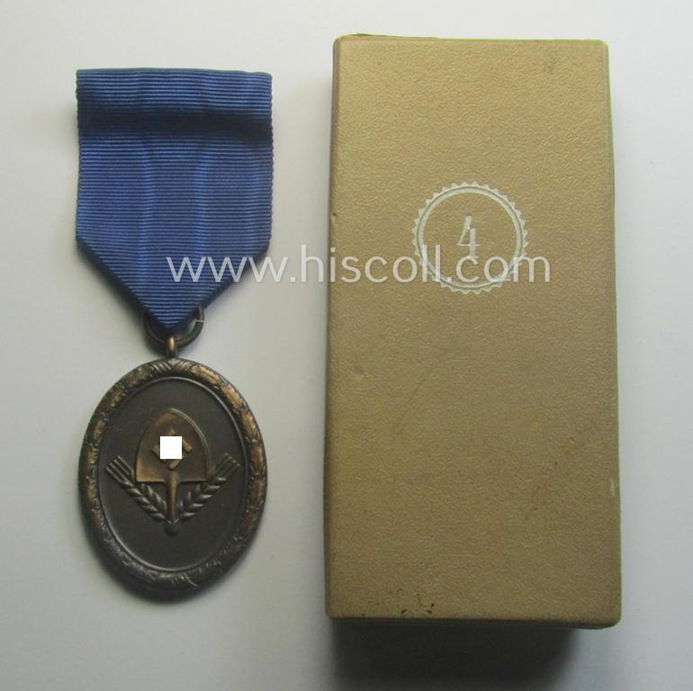 RAD (ie.'Reichsarbeitsdienst') so-called: 'Dienstauszeichnung 4. Stufe für Männer' (as was intended for 4 years loyal-service) that comes stored in its (scarcely seen and equally very nicely preserved!) light-brown-coloured box ie. etui