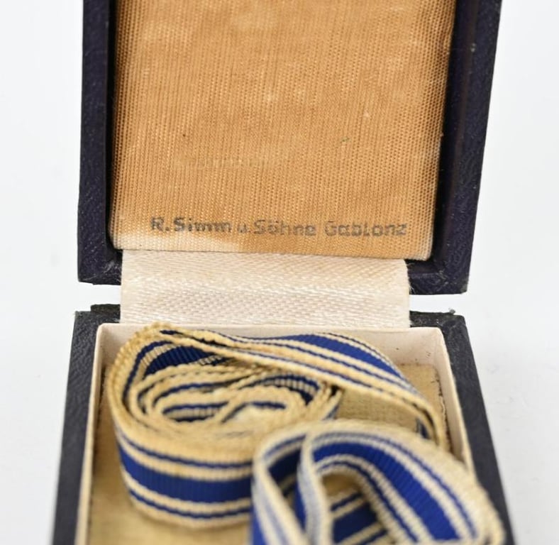 German Mother's Cross in Gold with case