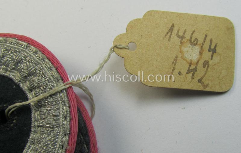 Superb - 'virtually mint' and fully matching! - pair of WH (Heeres), mid-war-period- (ie. 'M36'- ie. 'M40'-pattern- and typically 'tailor-made') NCO-type shoulderstraps as was intended for an: 'Unteroffizier der Pz- o. Pz-Jäger-Truppen'