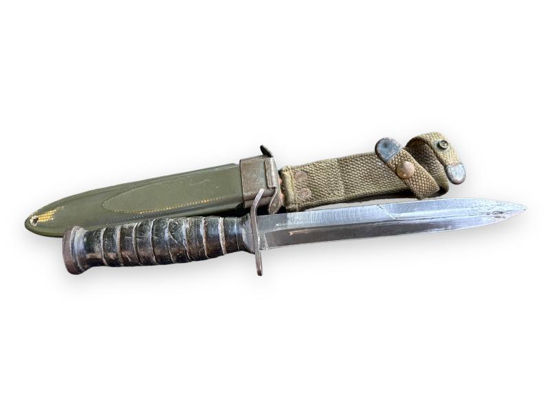 U.S M3 Fighting Knife in M8 Scabbard