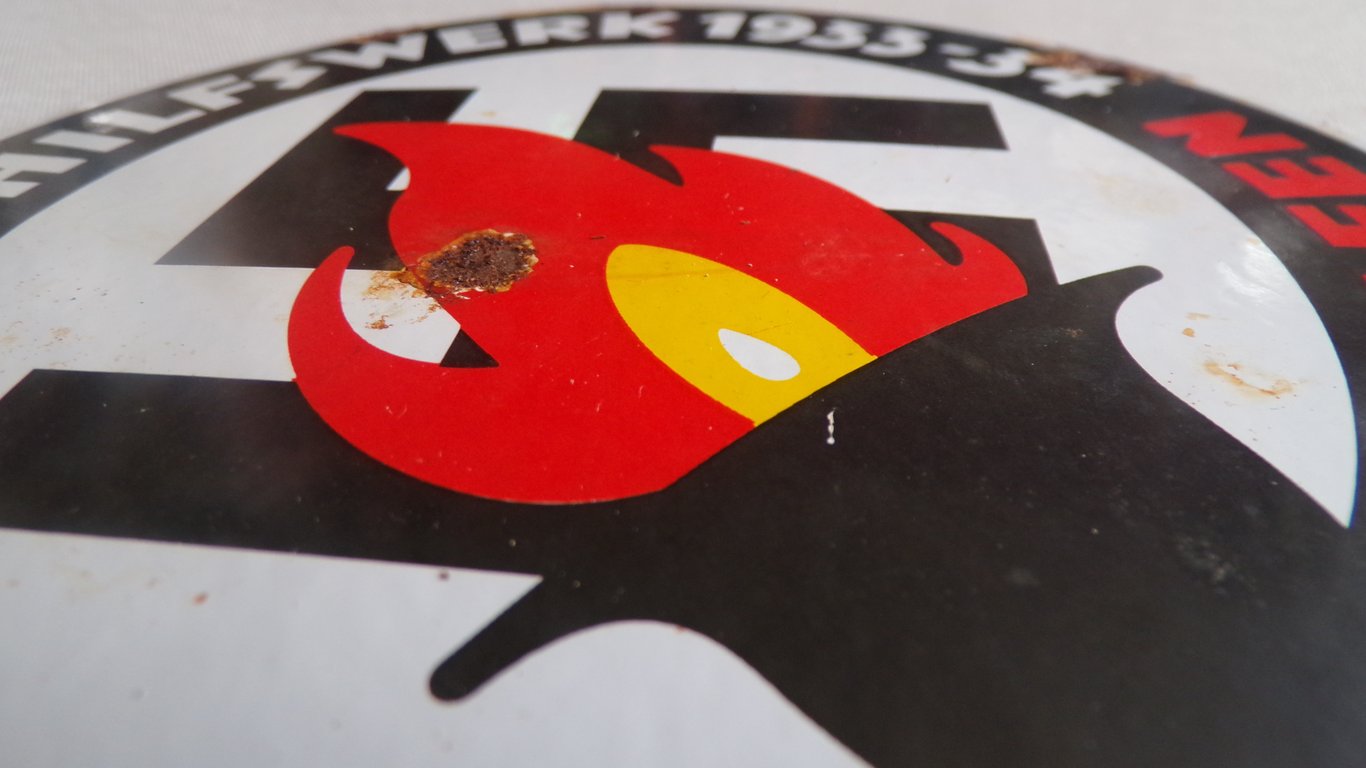 Winterhilfswerk 1933/34 enamel plaque