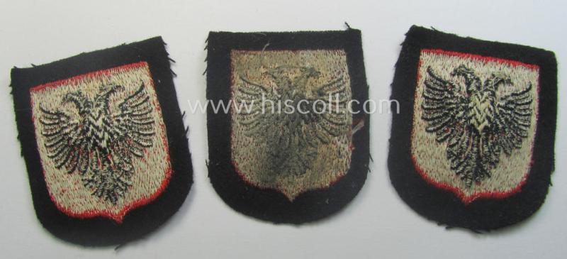 Albanian, Waffen-SS 'volunteer' arm-shield as was specifically intended for usage by soldiers of the: '21. Waffen-Grenadier-Division der SS' (ie. 'Skanderbeg' or: 'albanische Nr. 1') that comes in a 'virtually mint- ie. unissued', condition