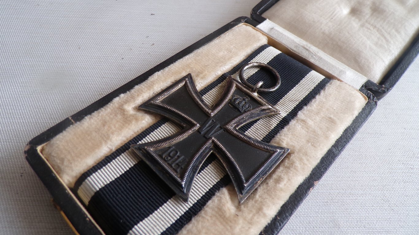 Cased Silver Marked WWI EK2 Oda-Werk