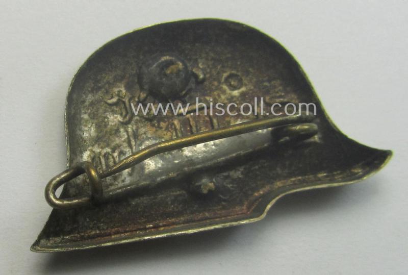 Lapel-pin (ie. 'Zivilabzeichen') denoting membership within: 'Der Stahlhelm' - Bund der Frontsoldaten (Sta)' being a non-maker-marked example that is executed in (tarnished) silvered metal (ie. 'Buntmetall')