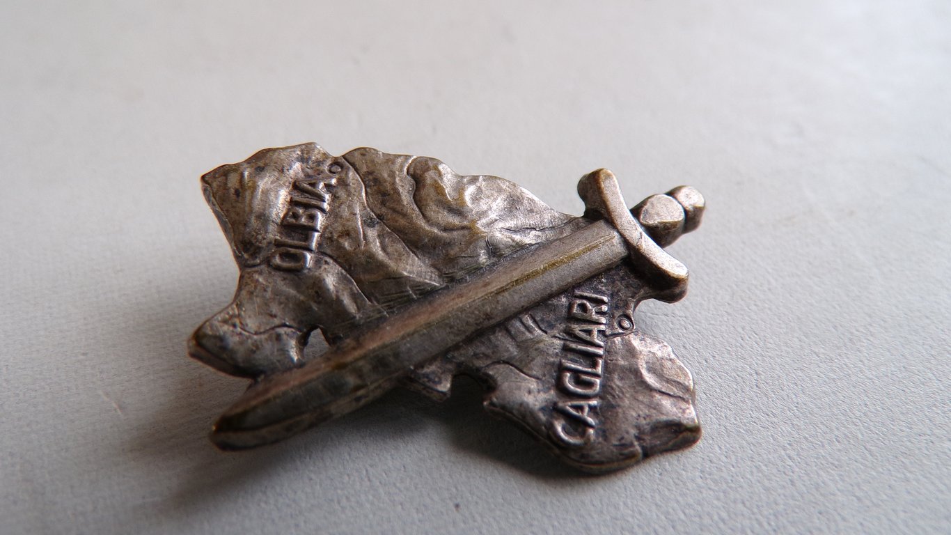 90th Panzergren, Div. Sardinia Campaign Shield Cap Badge