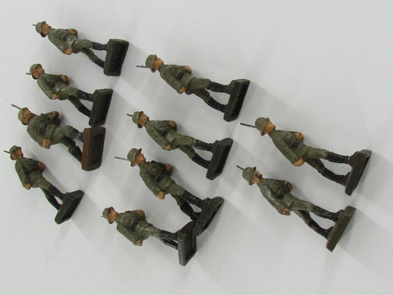 Grouping of 10x Lineol German Toy Soldiers