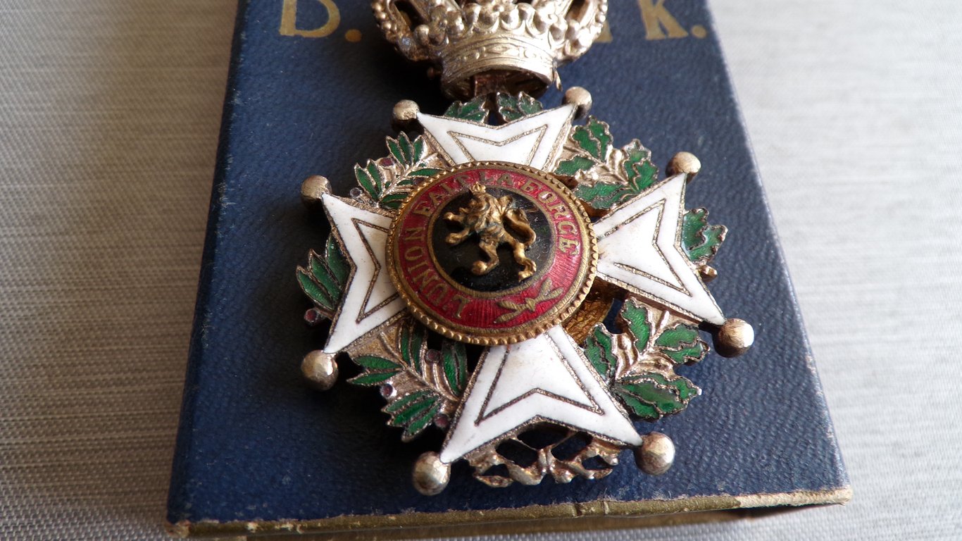 10-Piece WW1 Belgian Veteran Medal Grouping