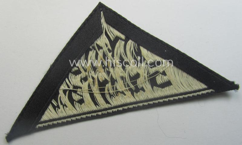 'HJ' ('Hitlerjugend') ie. 'BDM' ('Bund Deutscher Mädel') district-triangle (ie. 'Gebietsdreieck') entitled: 'Mitte Sachsen' (being a 'virtually mint' example that misses its: 'RzM'-etiket)