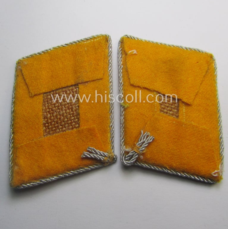 Pair of - fully matching! - WH (Luftwaffe) officers'-type collar-patches (ie. 'Kragenspiegel für Offiziere der LW') as executed in golden-yellow-coloured wool as was intended for usage by a: 'Oberst der Flieger- o. Fallschirmjäger-Trpn.'