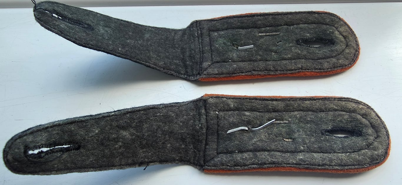 WH pair of GD Field Police NCO shoulder straps