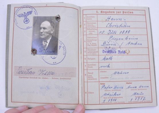 German WH Wehrpass
