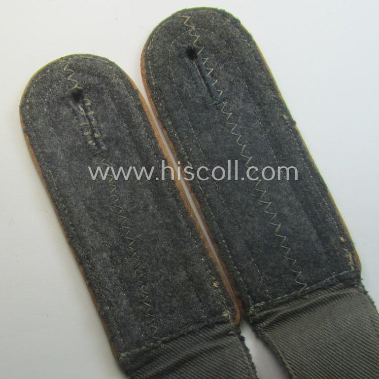 Pair of WH (Luftwaffe) NCO-type shoulderstraps: 'Unteroffizier der LW-Nachrichten-Trpn.'