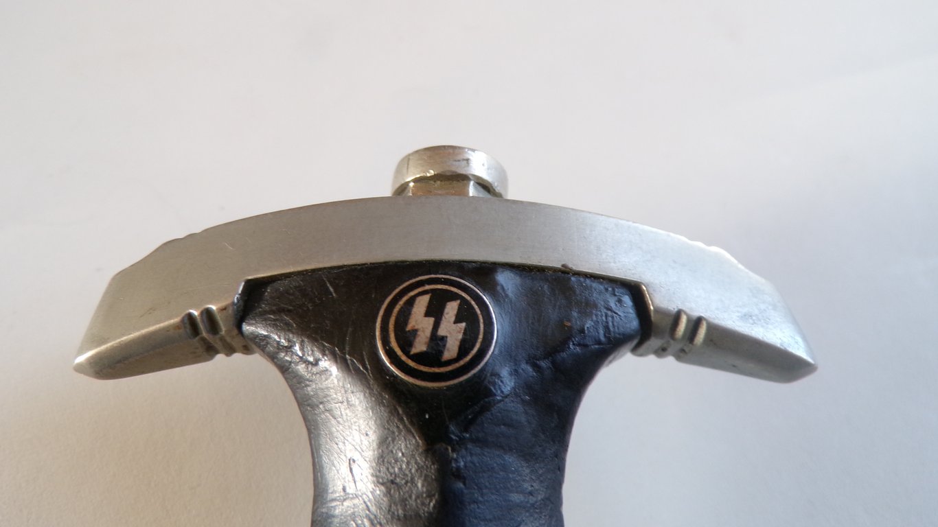 Early M33 SS Dagger by Herder
