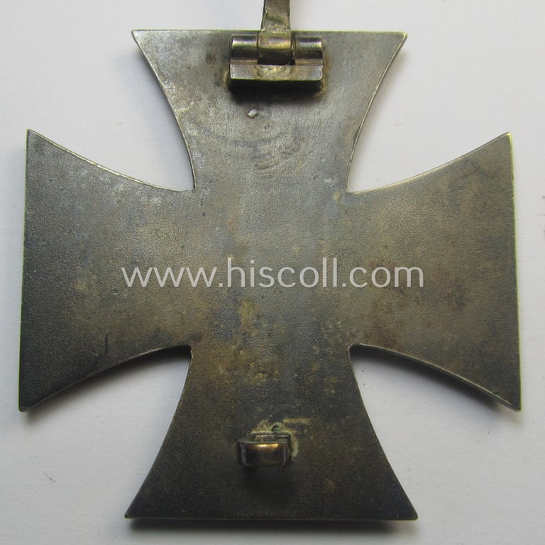 'Eisernes Kreuz 1. Klasse' (ie. Iron Cross 1st class) being a clearly maker- (ie. '26'-) marked) example by the company: 'B.H. Mayer's Kunstprägeanstalt'