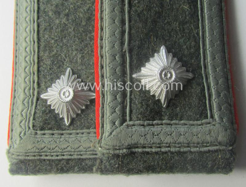 Pair of WH (Heeres) NCO-type shoulderstraps: 'Wachtmeister eines (Sturm)Art.-Abts. o. Rgts.'