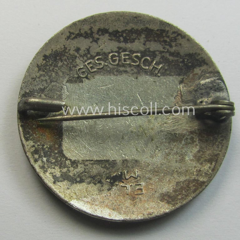 DRK (ie. 'Deutsches Rotes Kreuz' or German Red Cross) being a maker (ie. 'ELM'-) and/or 'Ges.Gesch.'-marked nurses'-badge: 'Helferin'