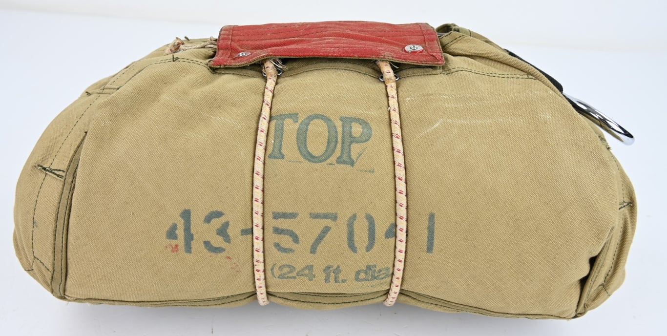 USAAF WW2 AN-6513-1A Chestpack with Parachute