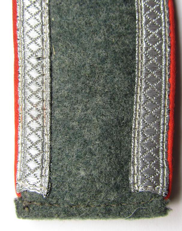 Single, mid-war-period WH (Heeres) so-called: 'M43'-pattern, NCO-type shoulderstrap as was intended for - and worn by! - an: 'Unterwachtmeister eines (Sturm)Artillerie-Regiments'