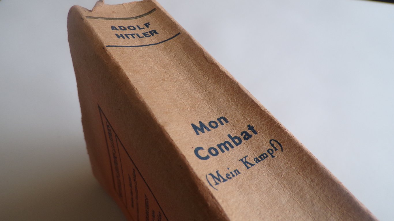 RARE 1st Edition Mein Kampf (Mon Combat) in French