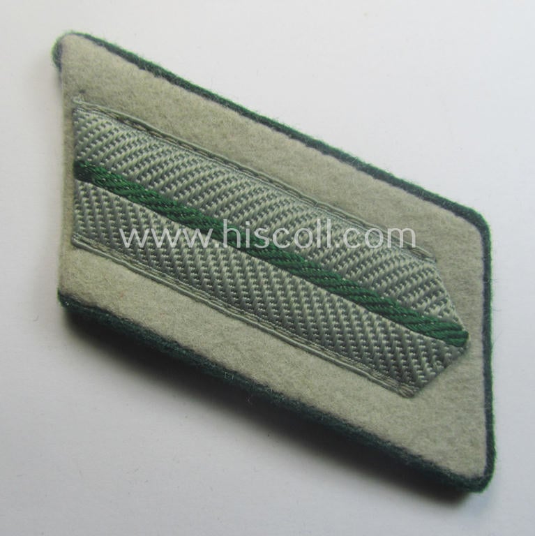 Fully matching pair of machine-embroidered, WH (Heeres) officers'-type collar-tabs (ie. 'Kragenspiegel') as was intended for an: 'Offizier und Beamter a.K. des mitteler Dienstes'