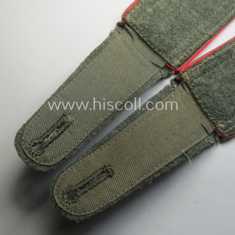 Superb pair of WH (Heeres) 'M41 o. M43'-pattern, NCO-type shoulderstraps as piped in the bright-pink-coloured branchcolour as was intended for an: 'Unteroffizier einer Panzerjäger-Abtgs.'