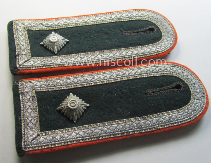 Superb - rarely encountered and fully matching! - pair of WH (Heeres) pre- ie. (early-) war-period (ie. 'M36 o. M40'-pattern-) NCO-type shoulderstraps as piped in the bright-orange-coloured branchcolour for a: 'Feldwebel der Feldgendarmerie-Truppe...