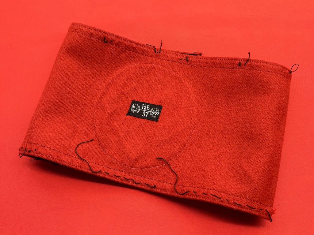 STUNNING GERMAN WWII THIRD REICH ORIGINAL ALLGEMEINE SS ARMBAND THICK RED WOOL WITH RZM SILK TAG INSIDE.