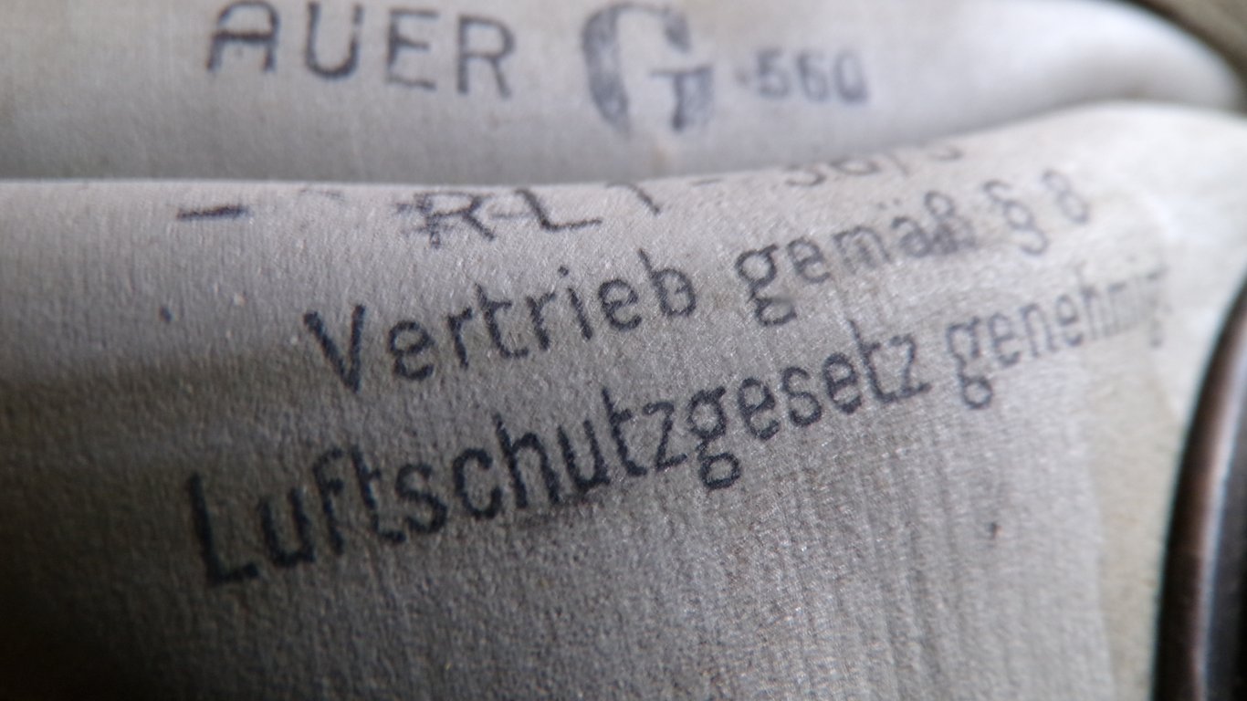 Daimler Benz Factory Guard Gasmask