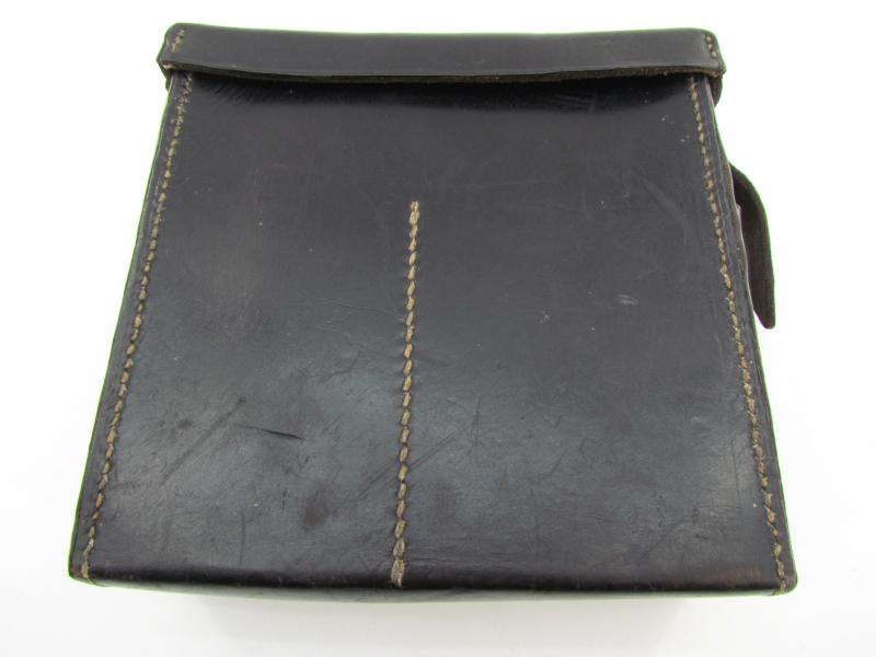 Wehrmacht Brustmikrofon 33 in Original Pouch