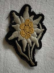 Waffen-SS 'Gebirgsjager' Cap Insignia 'Edelweiss'