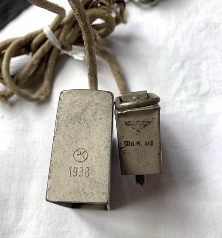 FF33 Breast Microphone -1939-