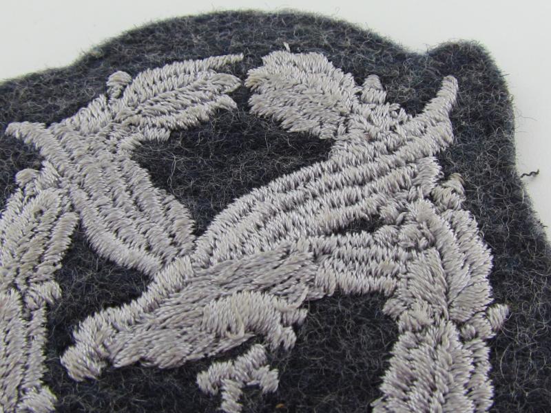 Luftwaffe Air Gunner Cloth Badge