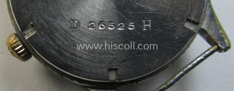 Neat - and scarcely encountered! - WH (Heeres, LW etc.) WWII-period wrist-watch (or: 'Dienstuhr') of the make: 'Helios' having an engraved number: 'D26525H' on its back (and that comes in a non-running condition)