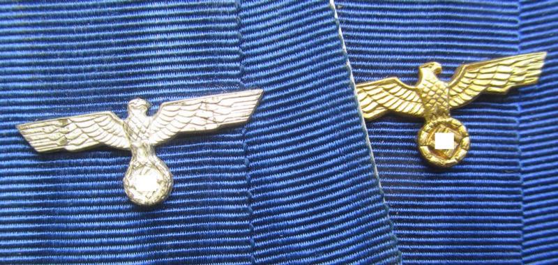 Superb, WH (Heeres o. KM) so-called: 'Doppelspange' (being of the desirable detachable-pattern!) showing a: 'WH-DA 2. u. 3. Stufe'  (for 18 ie. 12 years of service) and that shows two detailed, Heeres o. KM-type-eagle-devices, attached