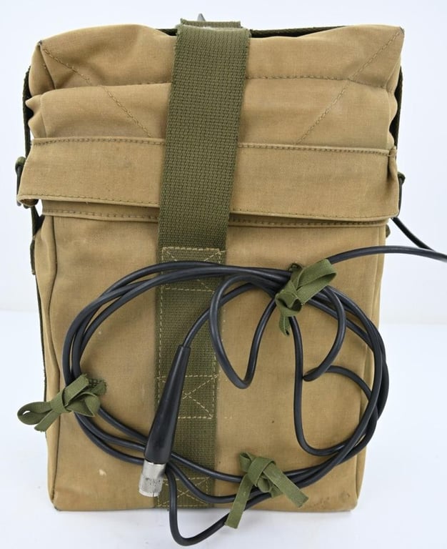 US WW2  Airborne PPN-2 Pathfinder Beacon in Carrying Bag