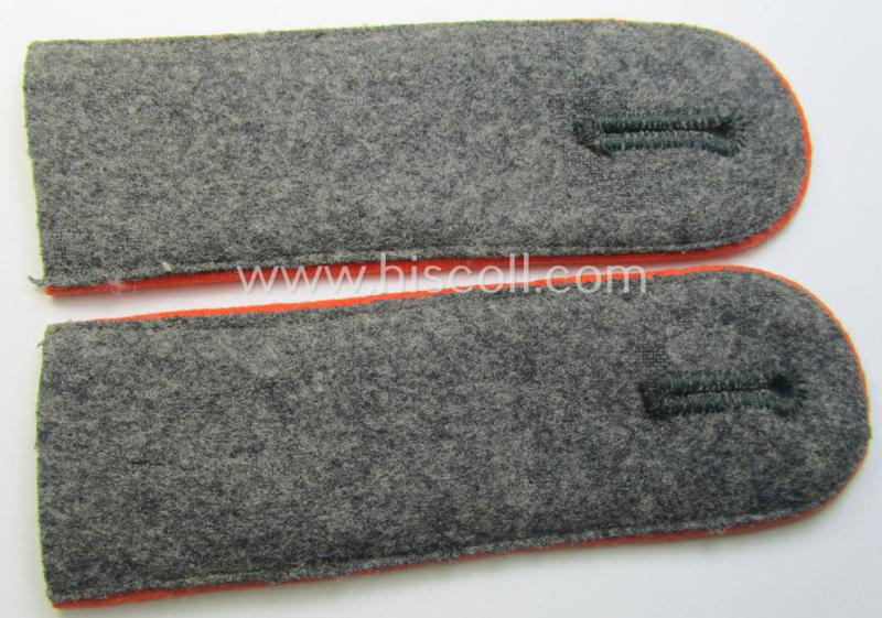 Pair of WH (Heeres) 'M36- o. M40'-type'- and neatly 'cyphered' EM-type shoulderstraps as was intended for usage by a: 'Soldat des Wehr-Ersatzdienstelle im Wehrkreises VI'