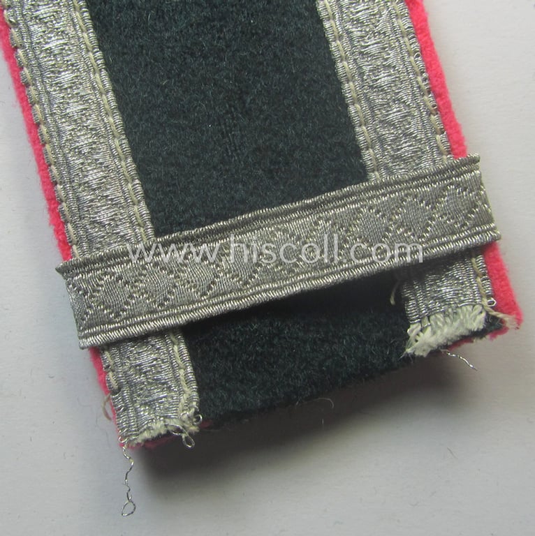 Single, WH (Heeres) I deem early-war period- (ie. 'M40'-pattern-) and tailor-made, NCO-type shoulderstrap as was intended for usage by an: 'Unteroffizier u. Anwärter der Panzer- o. Panzerjäger-Trpn.'