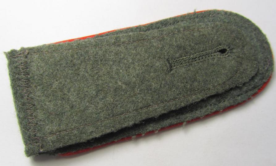 Single, mid-war-period WH (Heeres) so-called: 'M43'-pattern, EM-type shoulderstrap as was intended for - and with certainty worn by! - a: 'Soldat eines (Sturm)Artillerie-Regiments'