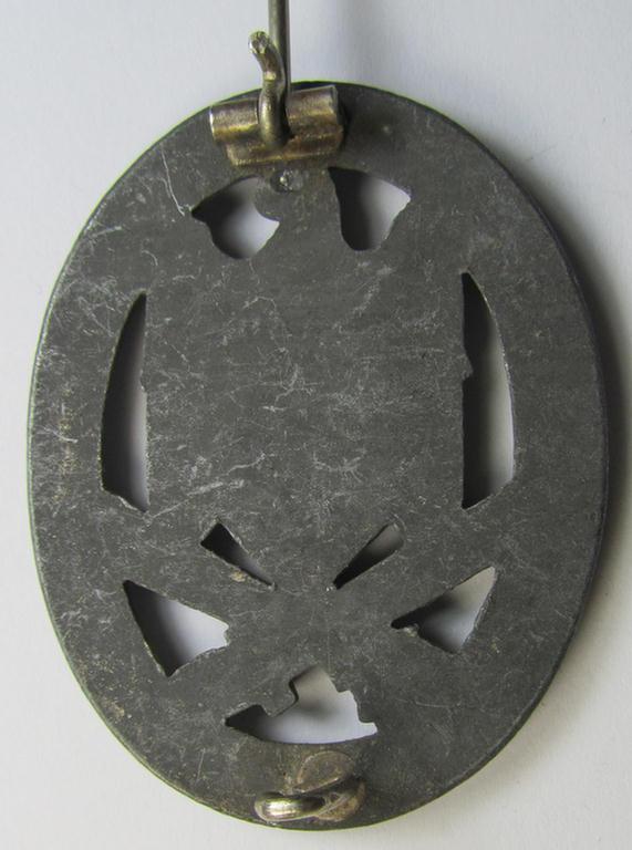 Attractive, 'Allgemeines Sturmabzeichen' (or General Assault Badge ie. GAB), being an unmarked, zinc- (ie. 'Feinzink'-) based so-called: 'flat-back'-pattern by a (by me) unidentified maker