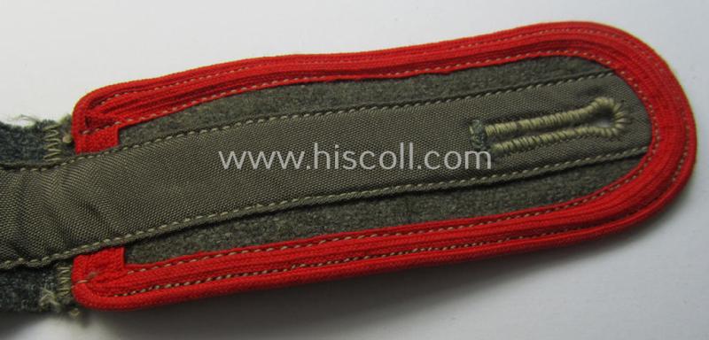 Single, WH (Heeres) later-war period- (ie. 'simplified'- ie. 'M44-'-pattern-) EM-type shoulderstrap: 'Soldat der (Sturm)Artillerie-Trpn.'