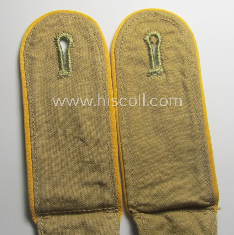 Pair of EM-type, WH (Luftwaffe) 'tropical-issue' shoulderstraps as was intended for usage by a: 'Soldat der Flieger- o. Fallschirmjäger-Trpn.'