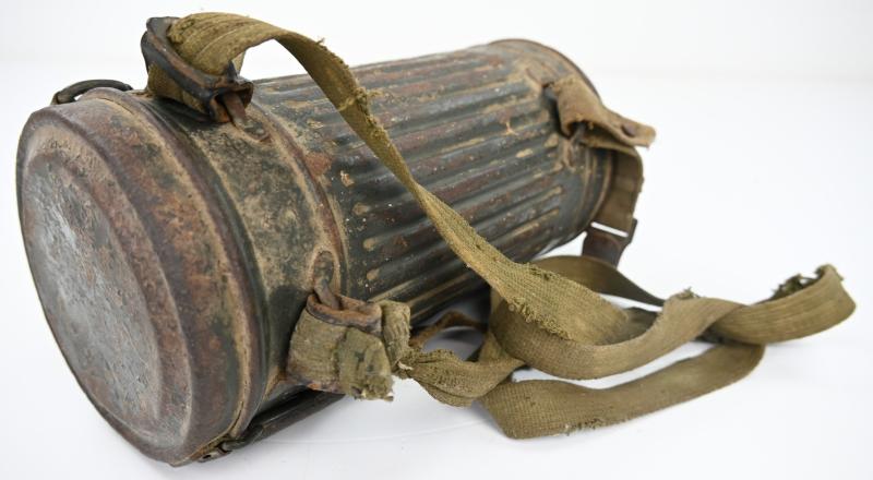 German WH M30 Gasmask & Cannister