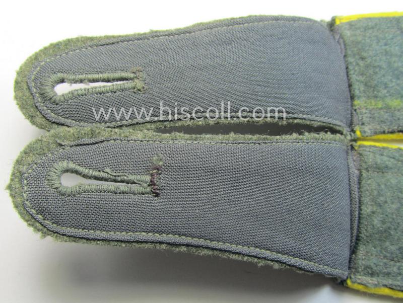 Pair of WH (Heeres) NCO-type (ie. 'M40- o. M43'-pattern) shoulderstraps as was intended for usage by an: 'Unteroffizier eines Heeres Nachrichten-Abtlgs.'