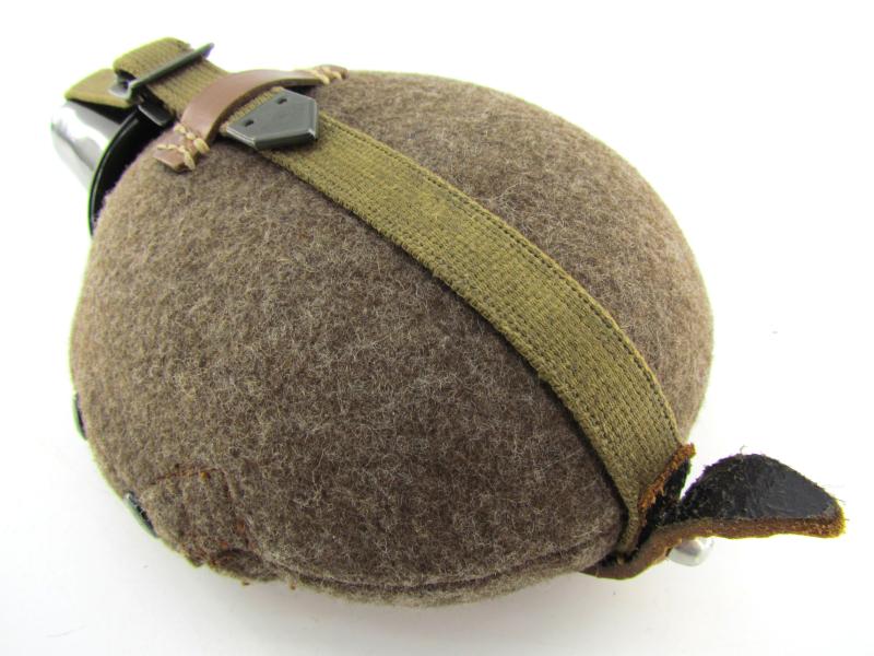 Wehrmacht M31 Canteen with Webbing strap by MN 1942