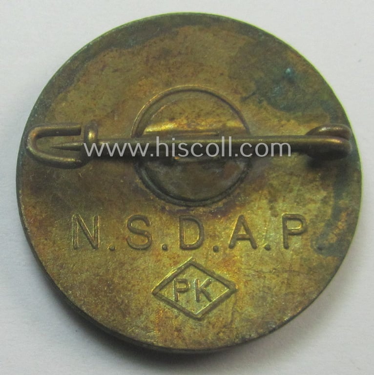 Neatly enamelled, 'N.S.D.A.P.'-related membership-pin- ie. party-badge (aka: 'Opferring der Freiheitsbund der N.S.D.A.P.') showing on its back the text: 'N.S.D.A.P.' coupled with the makers'-designation: 'PK'