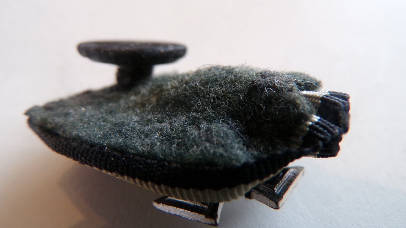 luxury version button hole Iron Cross WW1