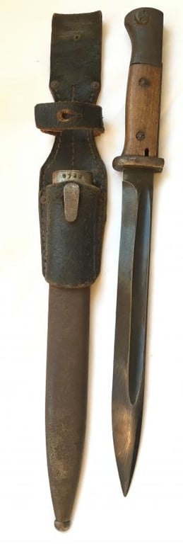 K98 Combat Bayonet with Leather Frog