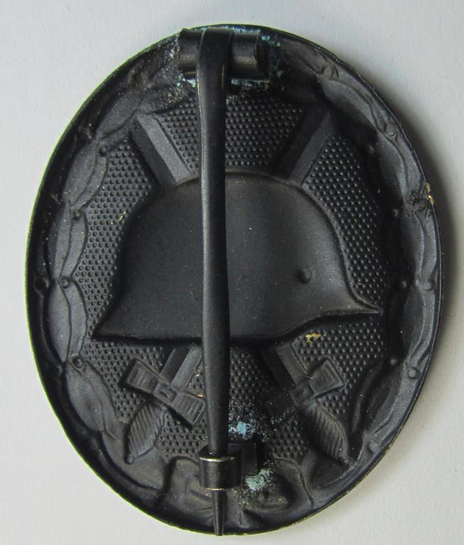 Neat - albeit non-maker-marked - example of a: '1957'-pattern, black-class wound-badge (or: 'Verwundeten-Abzeichen in Schwarz') that comes in an overall very nice- (ie. hardly or even never used-), condition