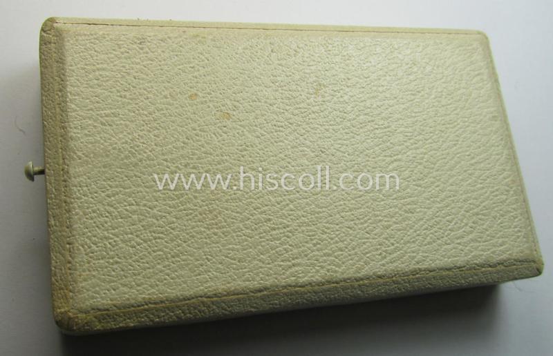 Superb, 'Deutsche Olympia-Erinnerungsmedaille 1936' being a non-maker-marked example that comes mounted onto its original ribbon (ie. 'Bandabschnitt') and that comes stored in its typical, beige-white-coloured etui as issued and stored for decade...